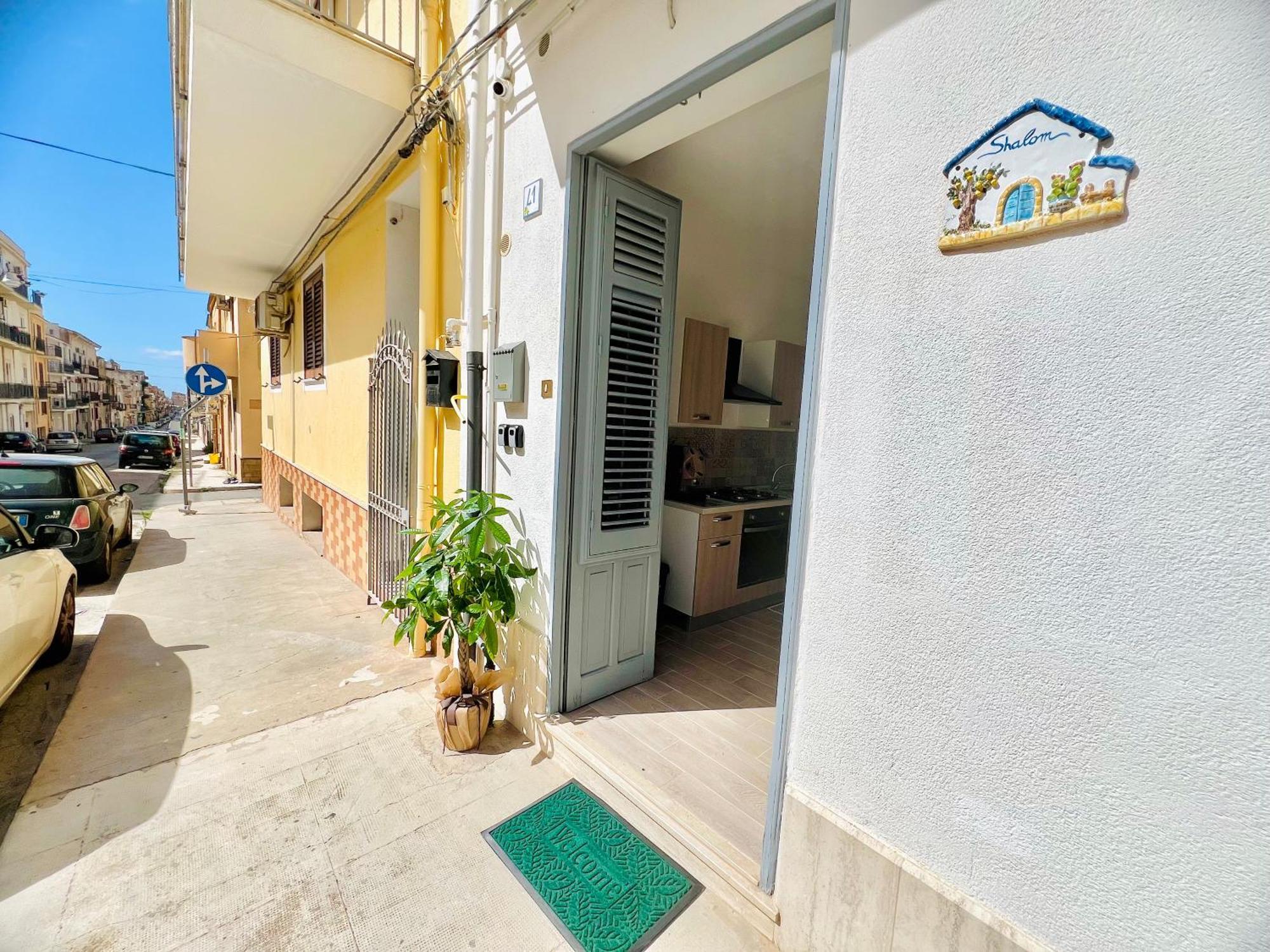 Domus Livi Hotel Cinisi Exterior photo